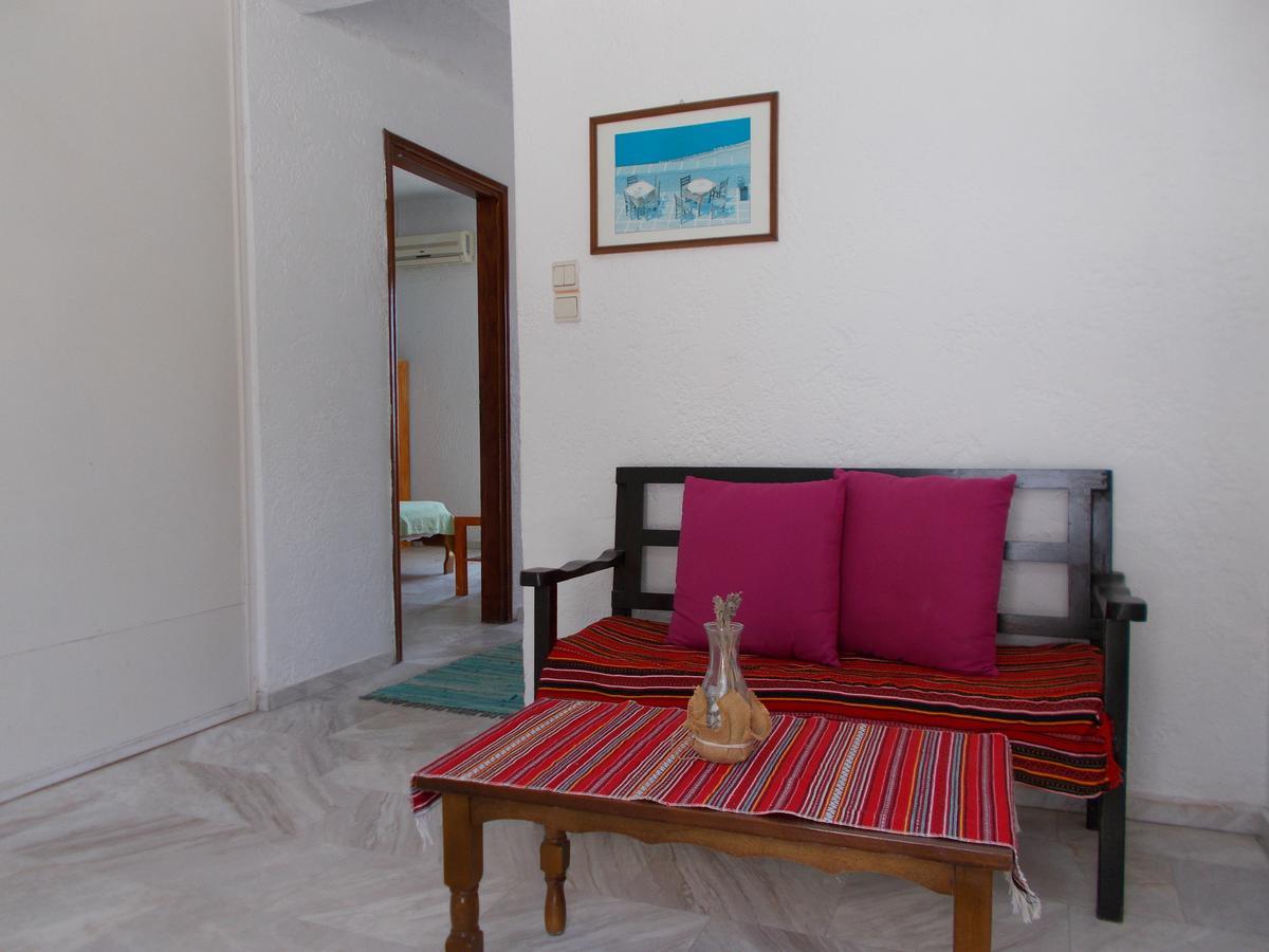 Agelica Apartments Myrties Bagian luar foto