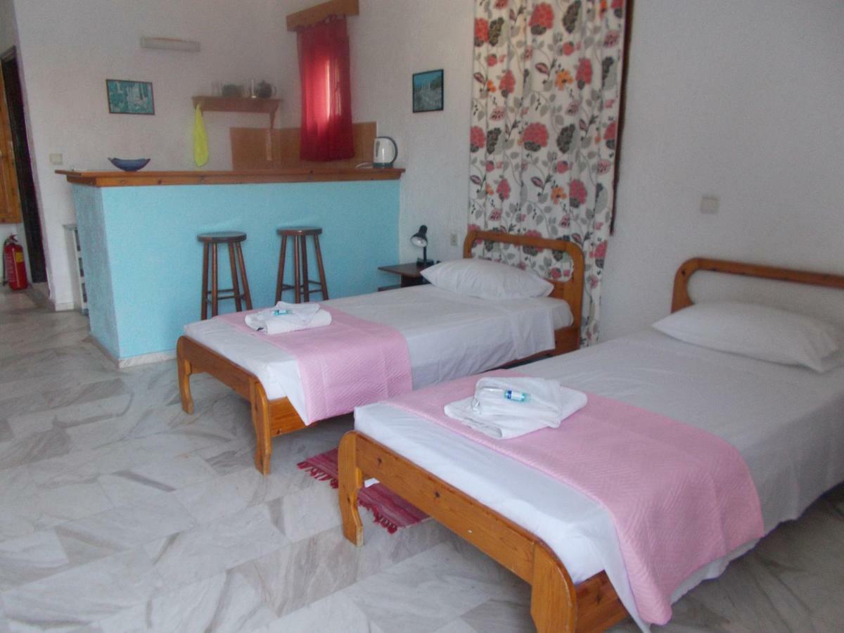 Agelica Apartments Myrties Bagian luar foto